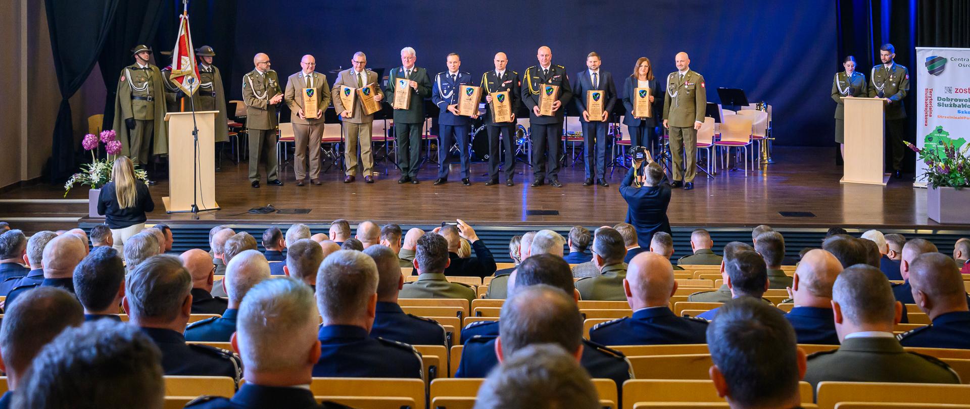 Zdjęcie przedstawia uczestników obchodów Święta Terenowych Organów Wykonawczych Ministra Obrony Narodowej