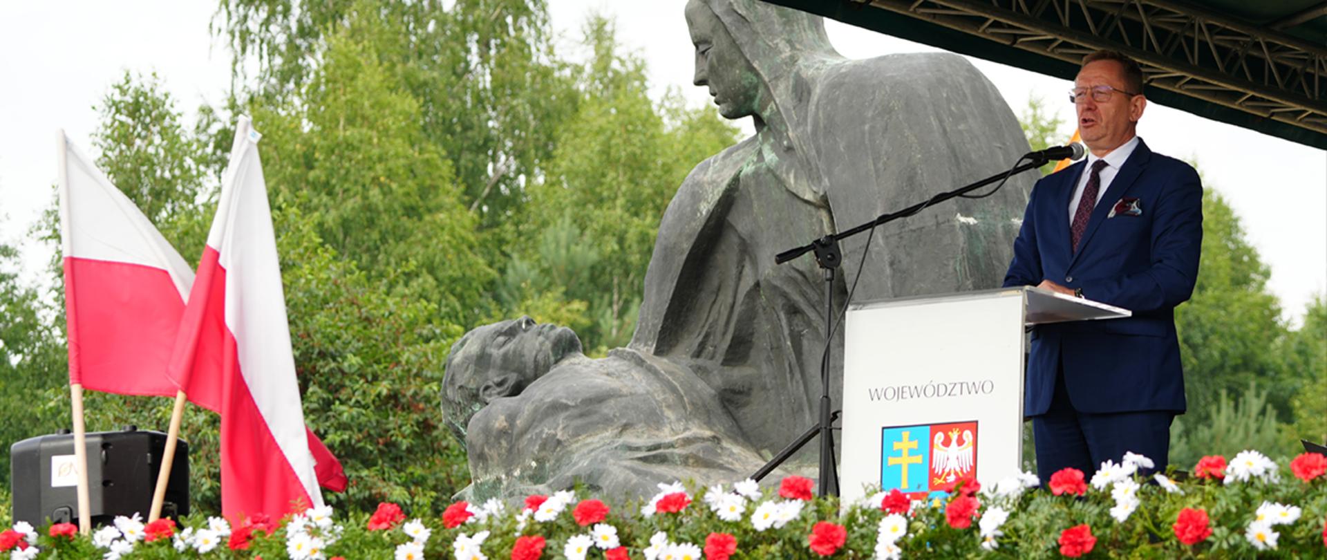 Minister Robert Telus