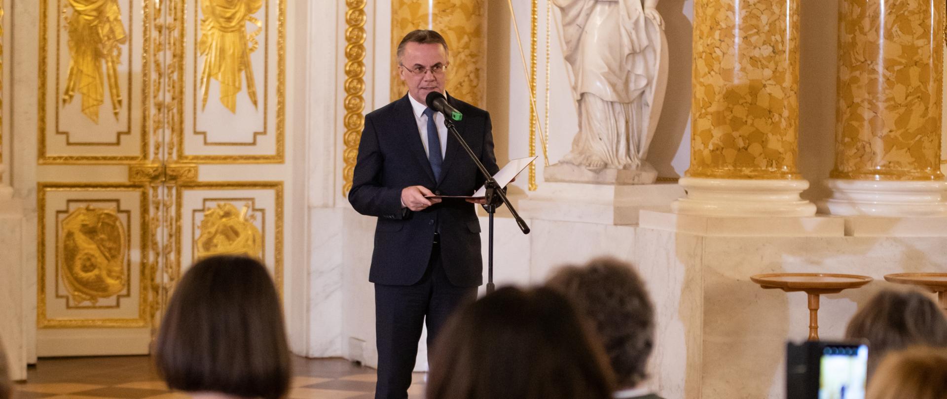 Pokaz „Madonny z Dzieciątkiem” P. Uccello inauguruje kolejny rok obchodów jubileuszu 50-lecia odbudowy Zamku Królewskiego w Warszawie fot. Volatus Media