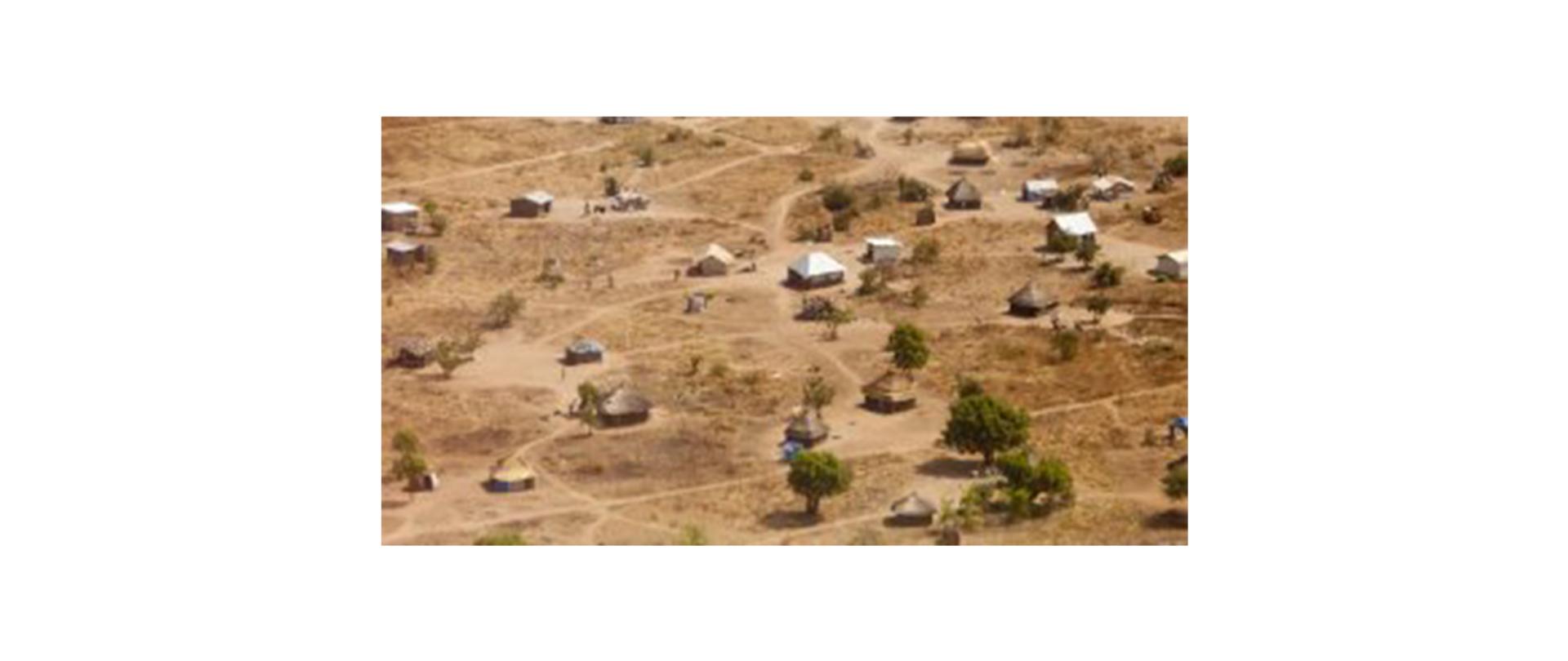 Na zdjęciu: kilkanaście domów w terenie o suchym klimacie