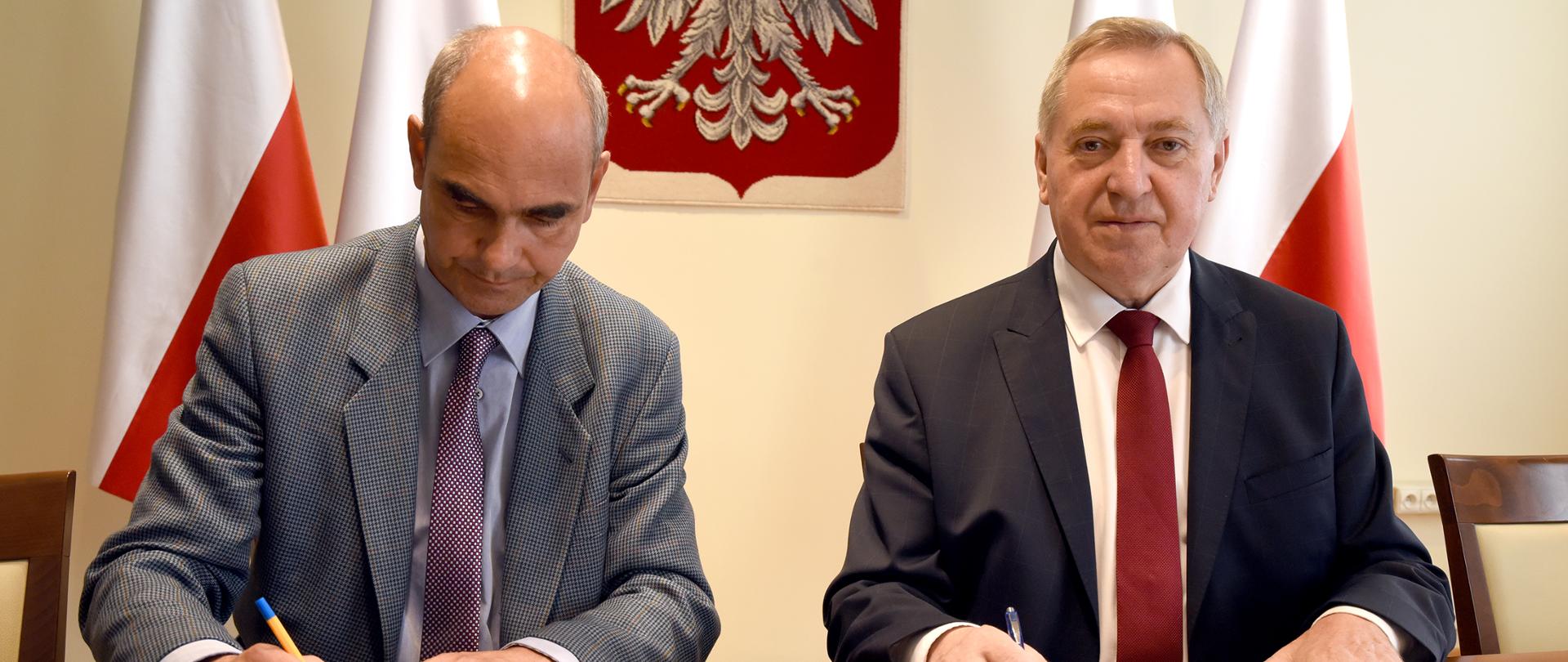 Minister Środowiska Henryk Kowalczyk i Generalny Dyrektor Ochrony Środowiska Andrzej Szweda-Lewandowski 