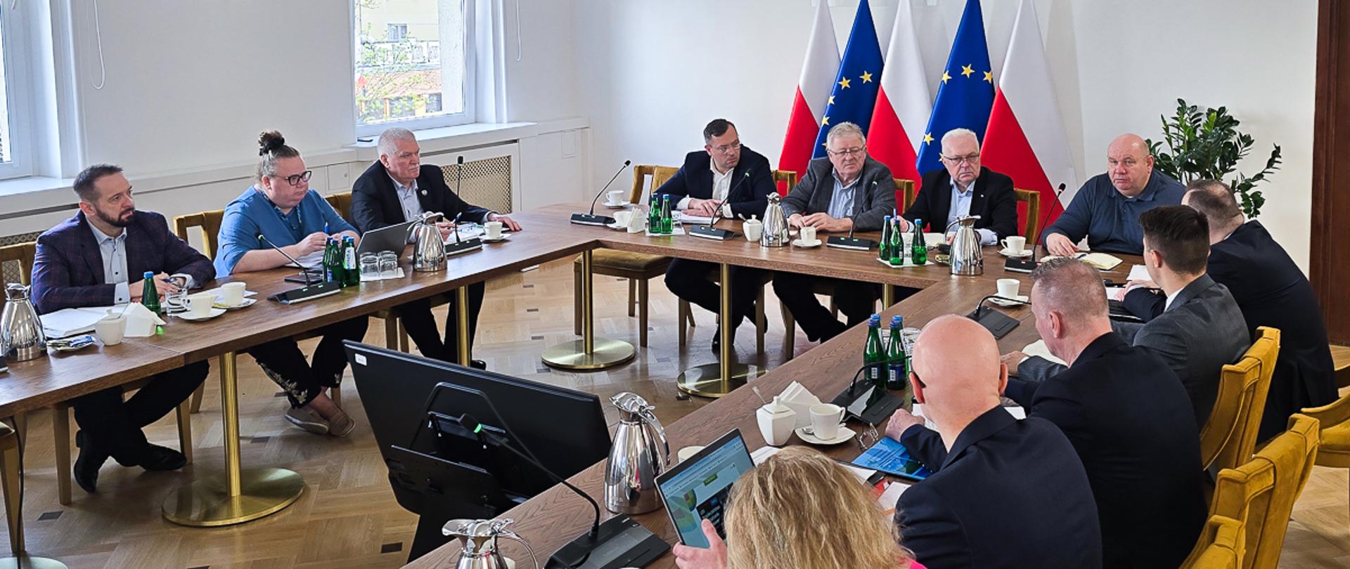 Główny Lekarz Weterynarii Krzysztof Jażdżewski zwraca się do zebranych (fot. MRiRW)