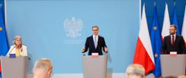 Premier Mateusz Morawiecki, Minister Funduszy i Polityki Regionalnej Grzegorza Puda i Komisarz ds. spójności i reform Elisą Ferreirą podczas konferencji prasowej