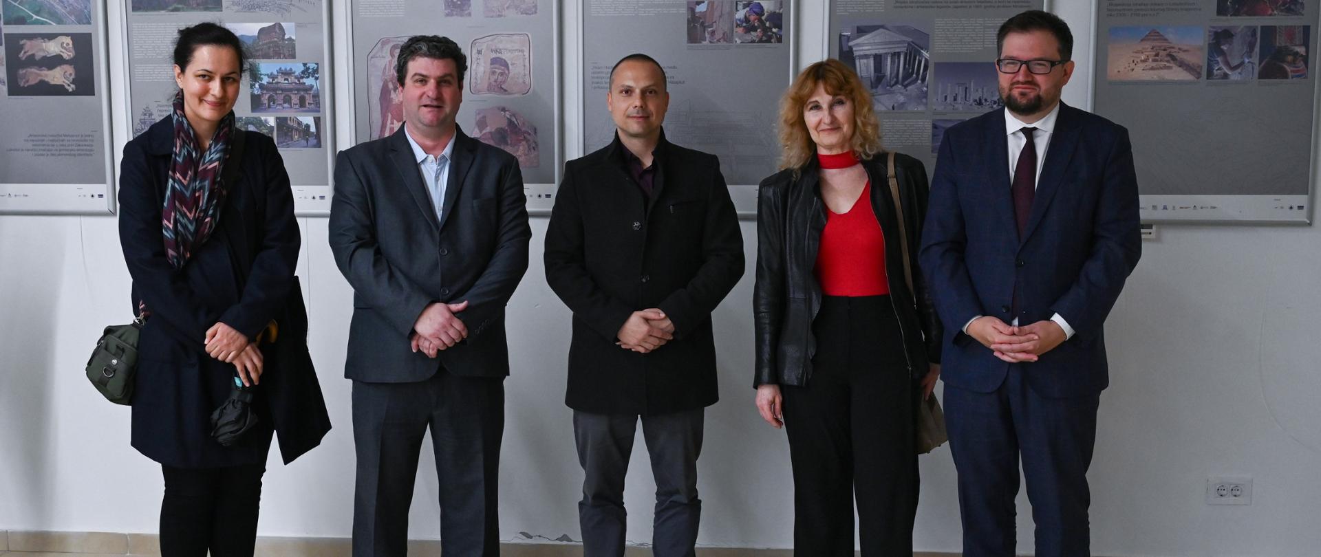 U okviru obeležavanja Dana poljskog kulturnog i istorijskog nasleđa u Srbiji, 25. aprila ove godine u arheološkom parku Viminacijum kod Kostolca, zvanično je otvorena izložba „Borba sa zubom vremena. Dokumentacija i rekonstrukcija Svetske baštine – poljsko iskustvo” 