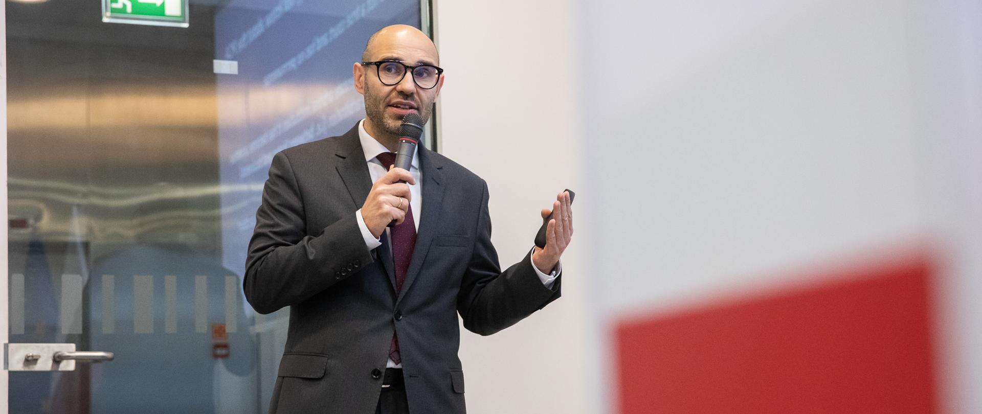 2021.11.17 Warszawa . Minister Arkady Rzegocki . Prezentacja przed korpusem dyplomatycznym ambasadora Marcin Czepelak .Fot. Tymon Markowski / MSZ