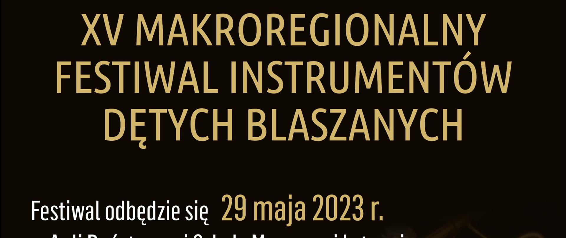 Plakat imprezy na czarnym tle. Na górze znajduje się logo szkoły w kolorze białym. Pośrodku są informacje na temat festiwalu w kolorze białym i złotym. Na dole plakatu jest ikona trąbki w kolorze złotym, a pop prawej stronie poniżej informacja o przewodniczącym jury.