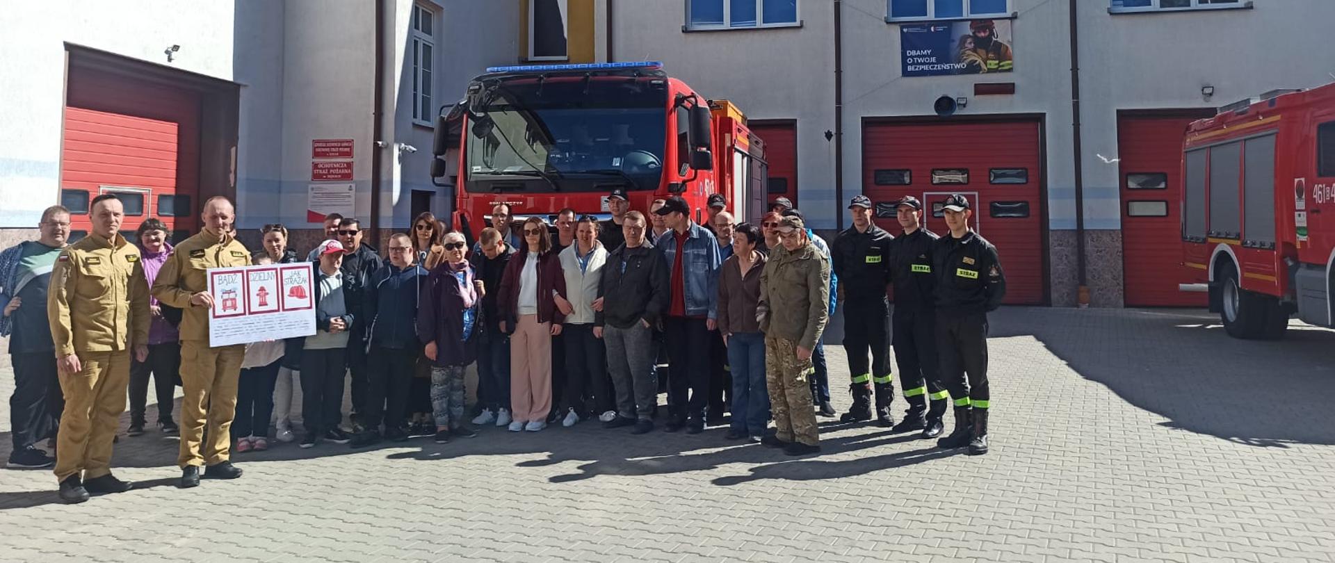 Wizyta osób z Terapii Zajęciowej Regionalnego Stowarzyszenia na rzecz Osób Niepełnosprawnych w Sejnach