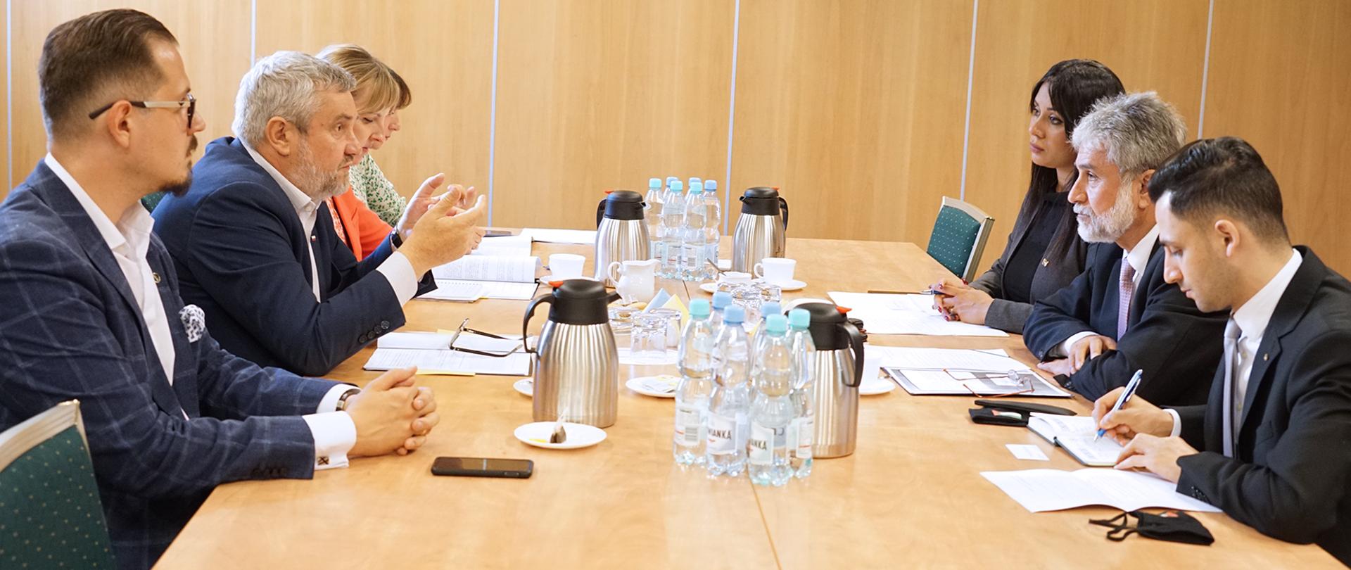 Minister J.K. Ardanowski meets Palestinian Ambassador Mahmoud Khalifa to discuss agricultural co-operation