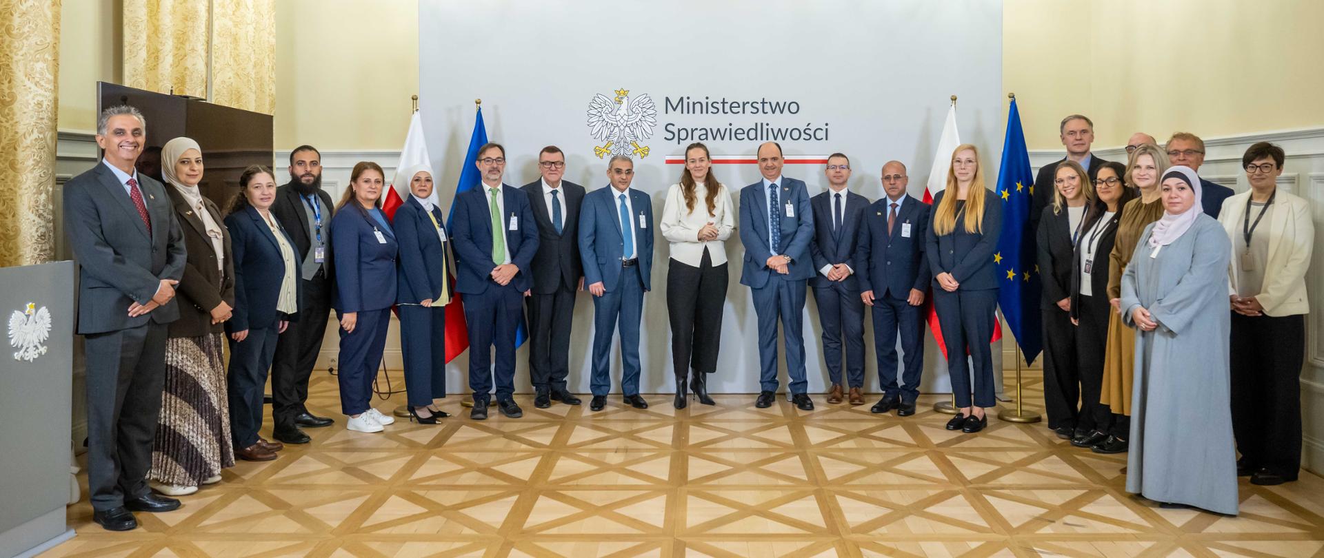 Przedstawiciele wymiaru sprawiedliwości z Jordanii z wizytą w Polsce. Tematem kary alternatywne i Dozór Elektroniczny