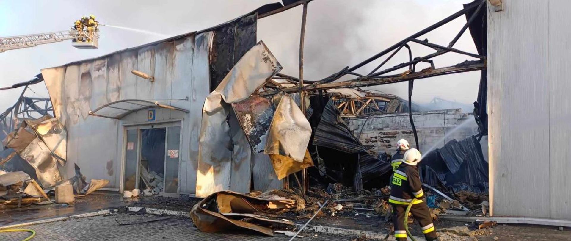 Pożar hali w Wólce Kosowskiej (powiat piaseczyński)