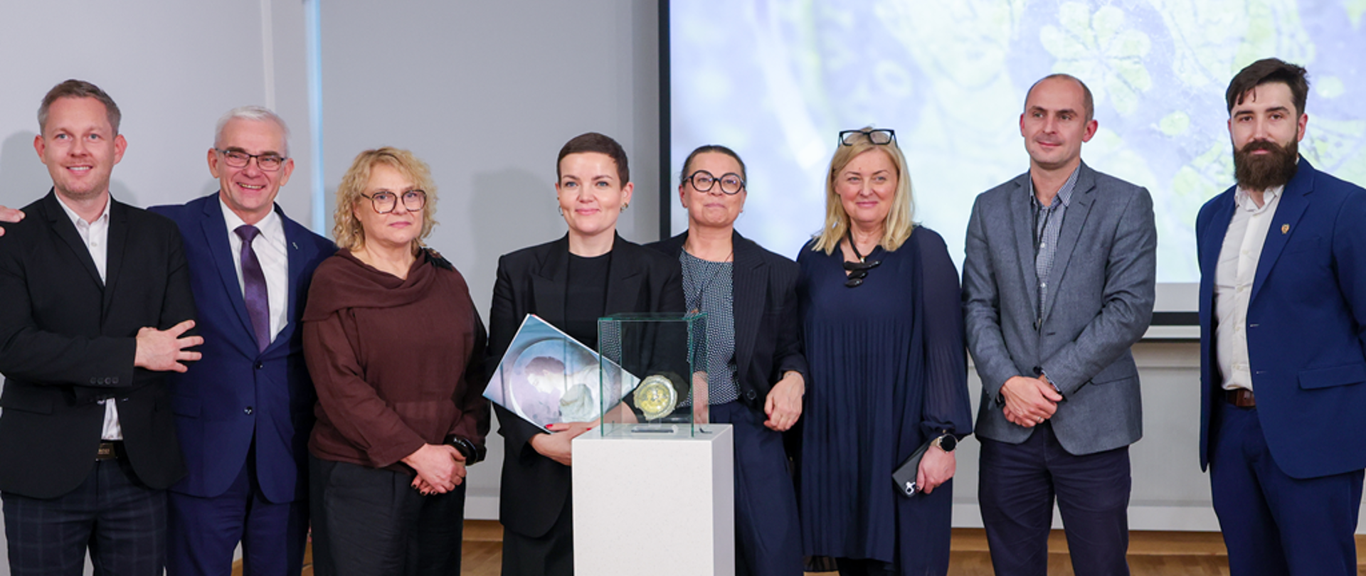 „Szkło gołuchowskie” wraca do macierzystych zbiorów, fot. Danuta Matloch/MKiDN