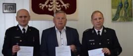 Komendant Powiatowy, Wójt i Prezes OSP podpisują porozumienie