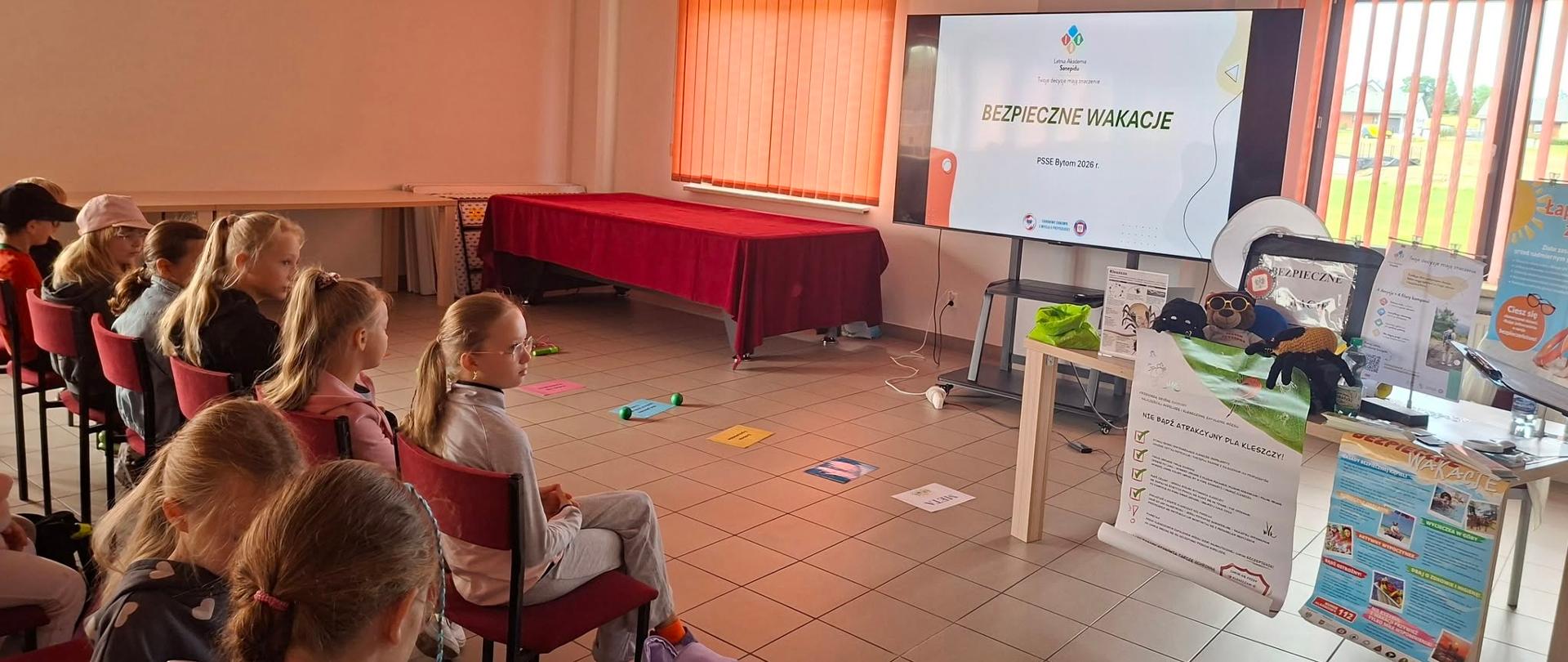Zajęcia edukacyjne dla dzieci uczestniczących w półkoloniach organizowanych przez Bibliotekę i Ośrodek Kultury w Tąpkowicach