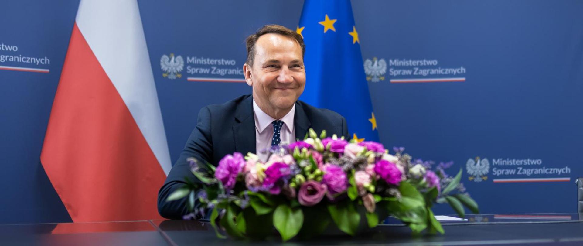 Wicepremier Radosław Sikorski gościem narady rumuńskich ambasadorów