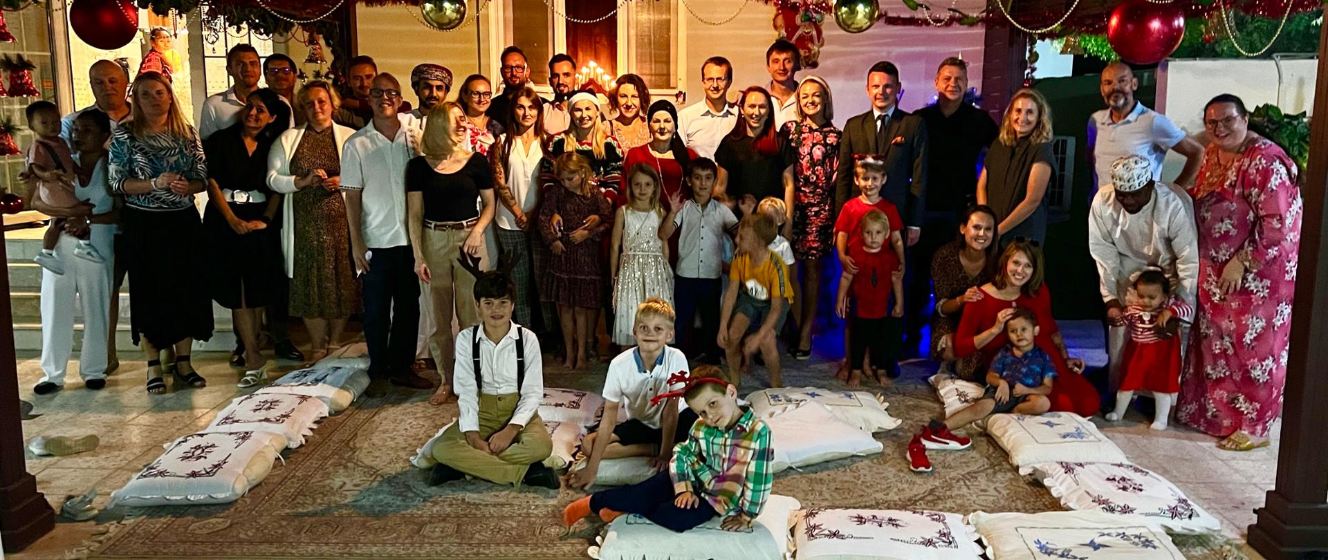 Spotkanie świąteczno-mikołajkowe w Omanie