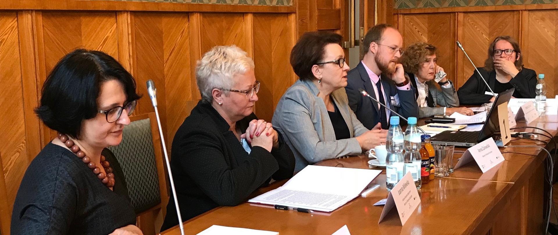 Warsztaty dotyczące poprawy jakości edukacji włączającej z udziałem minister Anny Zalewskiej 