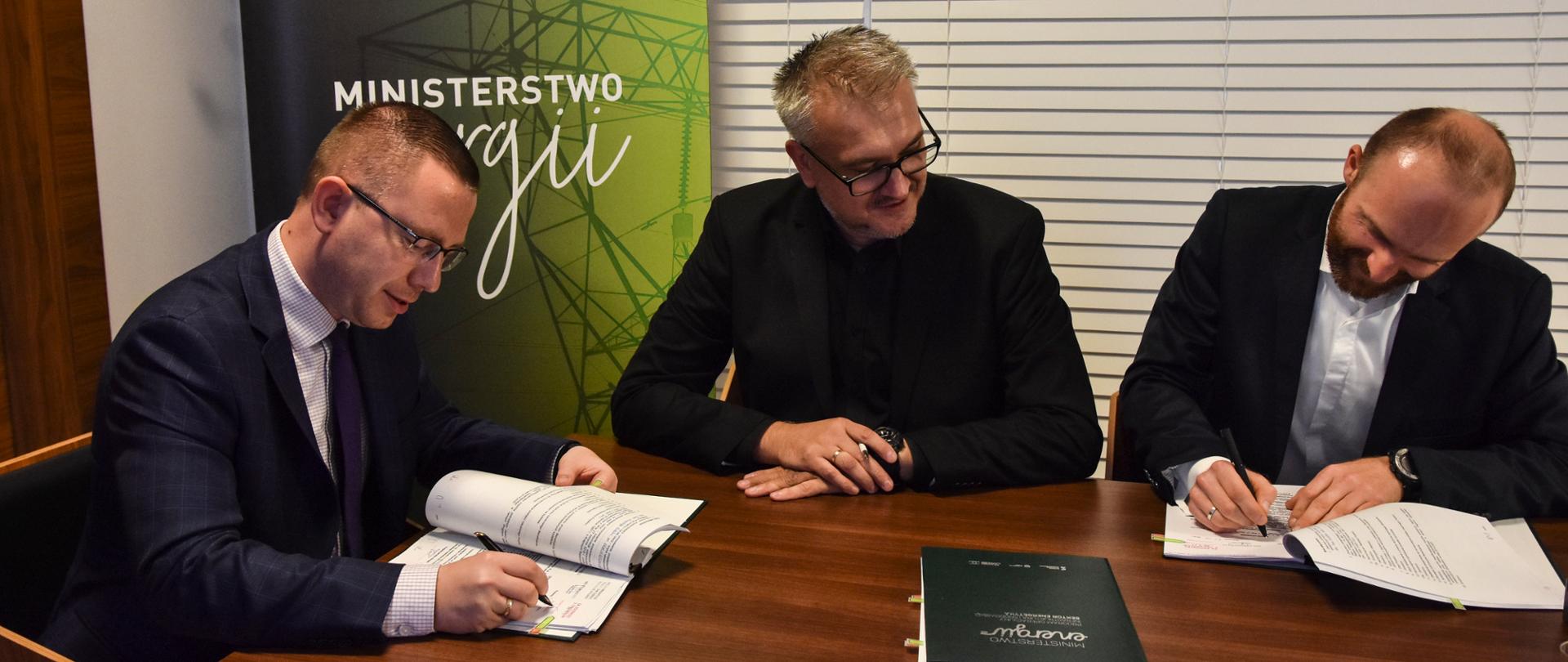 Podpisanie umów o dofinansowanie realizacji Zgorzeleckiego Klastra Rozwoju Odnawialnych Źródeł Energii i Efektywności Energetycznej