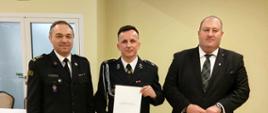 Na zdjęciu Komendant Miejskie PSP w Koninie oraz Wójt Wierzbinka i Prezes OSP.