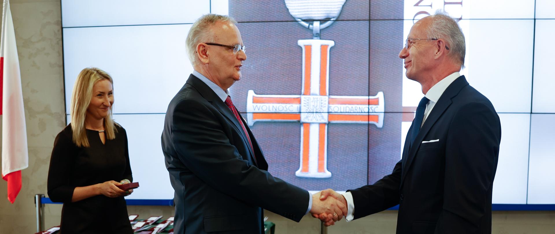 Uroczystość wręczenia odznaczeń państwowych działaczom opozycji niepodległościowej z lat 1956-1989