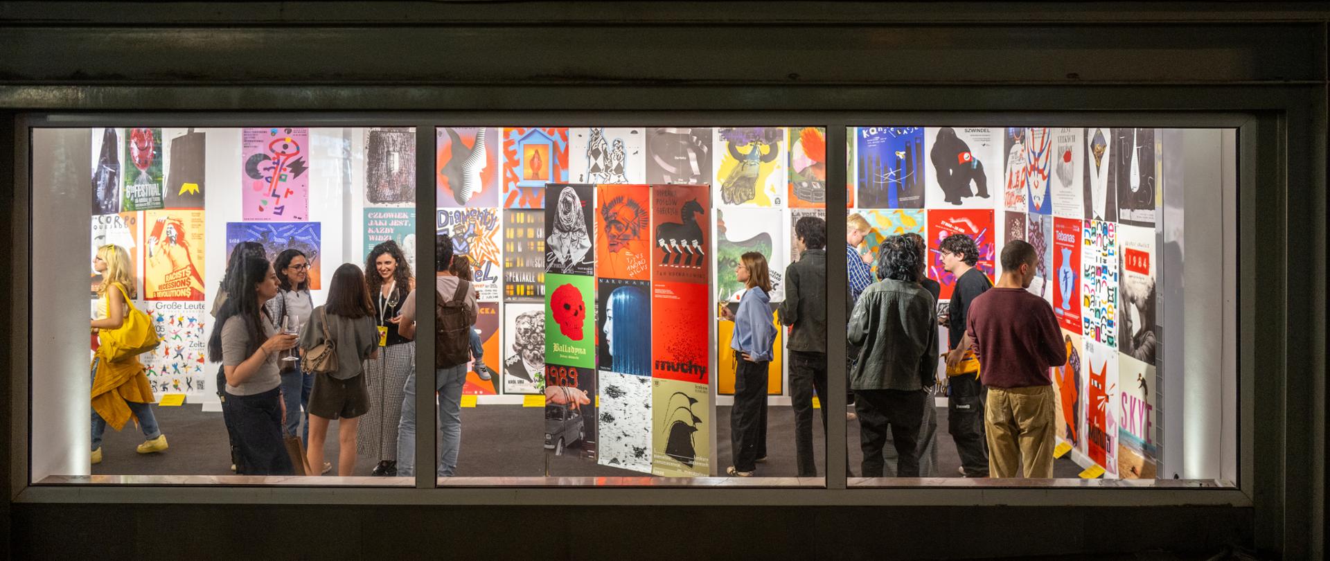 Wystawa Międzynarodowego Biennale plakatów teatralnych w Erywaniu i jej goście