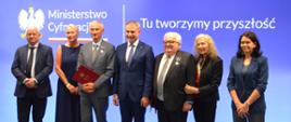 Presentation of the Badge of Honor for Merits in Electronic Communications to Włodzimierz Lewandowski and Tomasz Widomski at the Ministry of Digital Affairs.