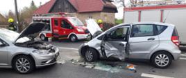 Zderzenie dwóch samochodów osobowych marki MERCEDES A180 oraz VOLKSWAGEN GOLF V na 231. kilometrze drogi krajowej nr 11 na wysokości miejscowości Gościejewo.