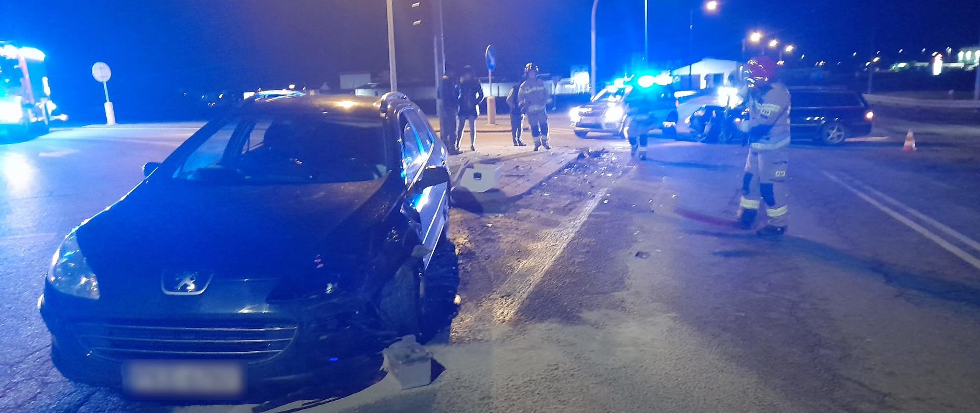 widoczne miejsce zdarzenia oraz służby podczas działań.