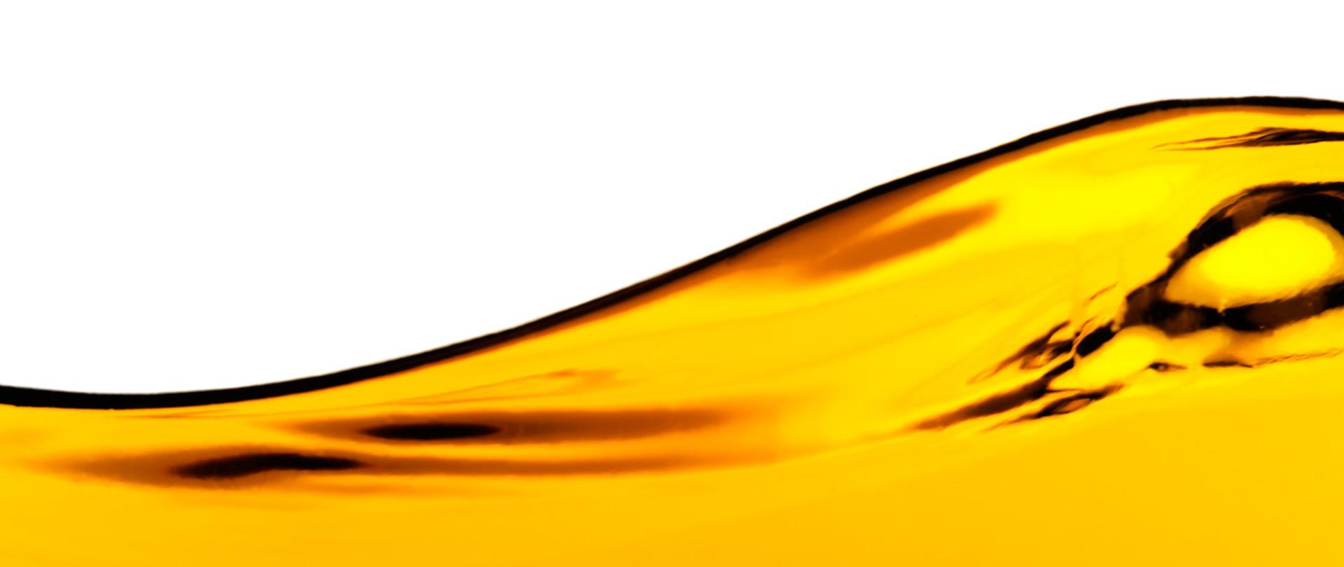 Ciecz w żółtym kolorze.