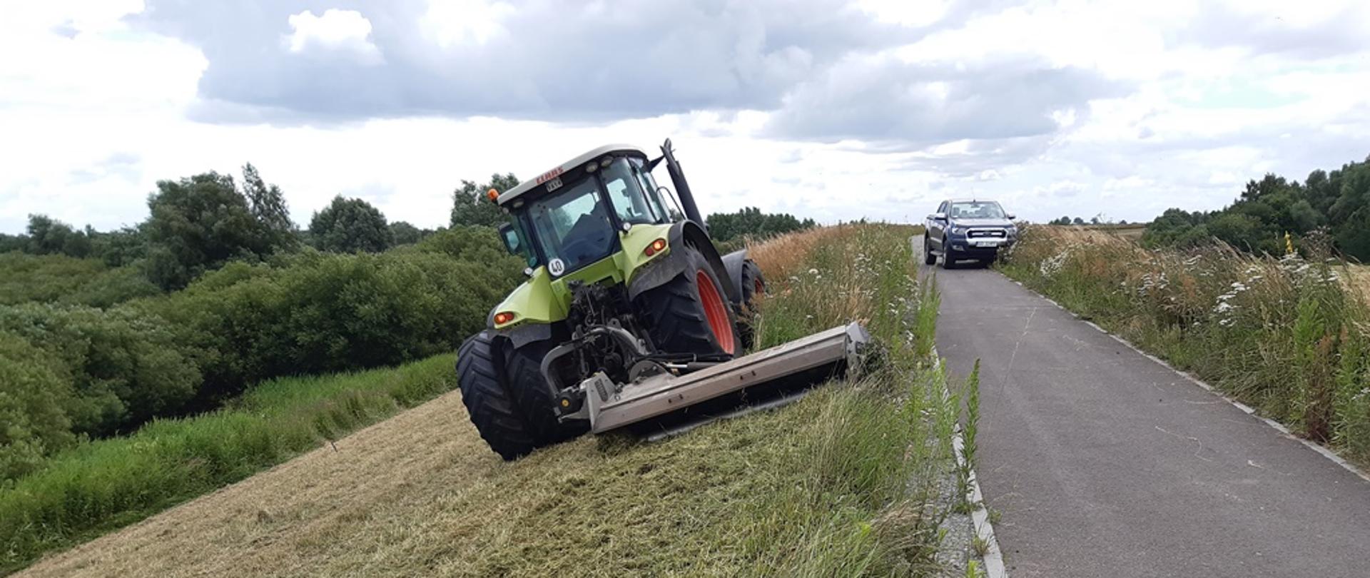 koszenie wału przeciwpowodziowego
