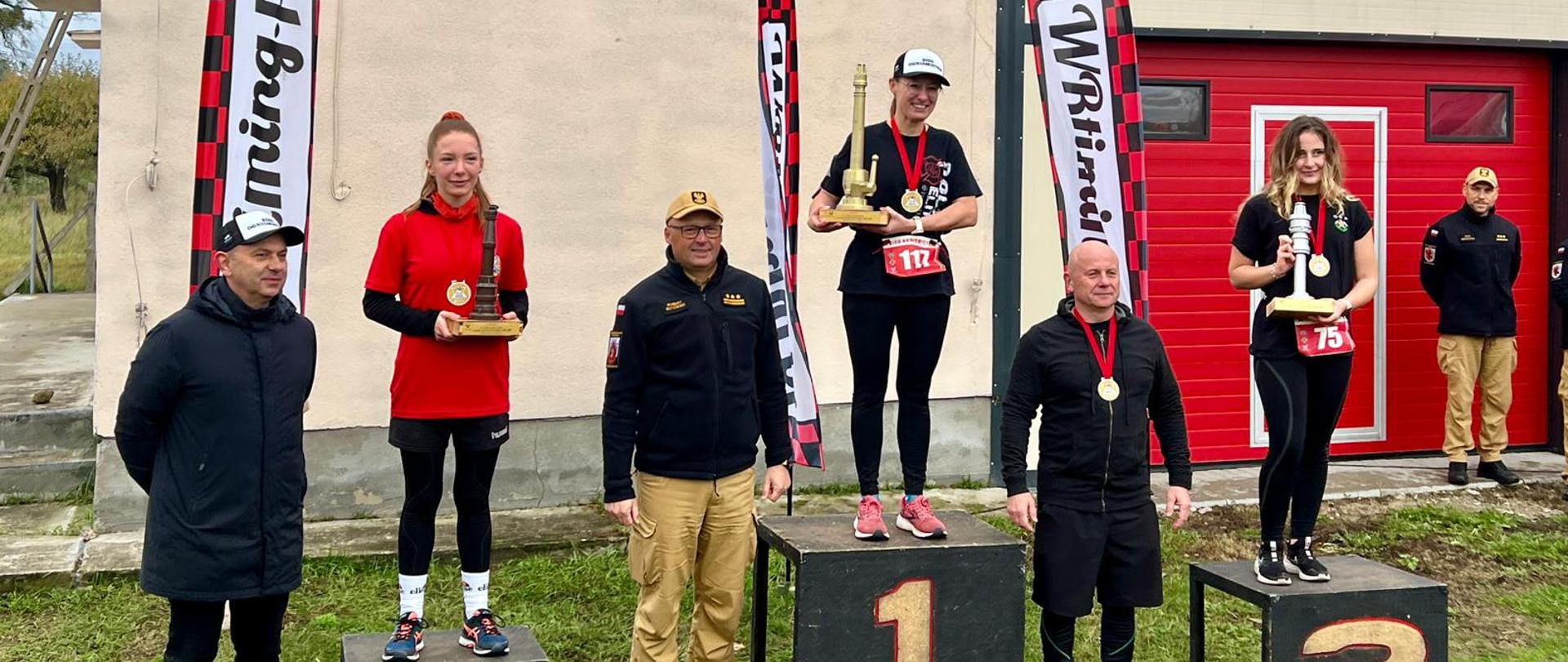 Zwyciężczynie w kategorii Strażak Kobiety.