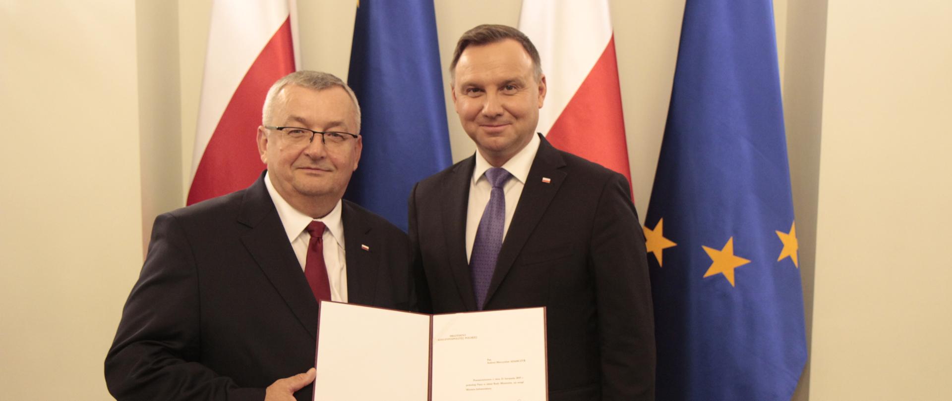 Andrzej Adamczyk odebrał z rąk Prezydenta RP Andrzeja Dudy akt powołania na urząd ministra infrastruktury