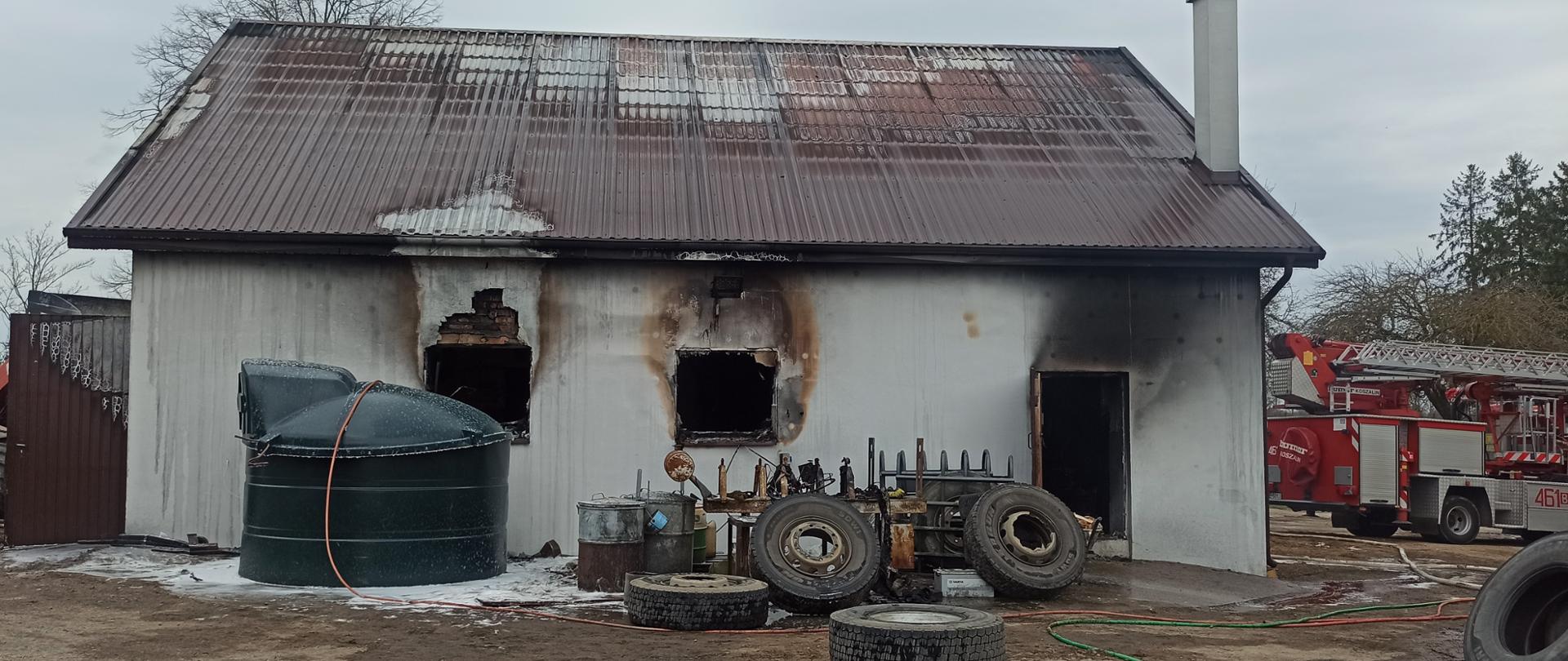 pożar warsztatu w miejscowości Krasne