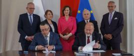 Artur Michalski, zastępca prezesa zarządu NFOŚiGW podczas uroczystości podpisania umów na dofinansowanie 39 autobusów dla pięciu miast Podkarpacia na kwotę prawie 88 mln zł.