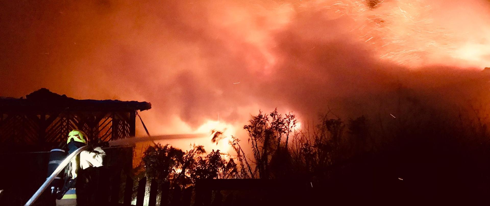 Pożar opuszczonego domu jednorodzinnego w Choroszczy