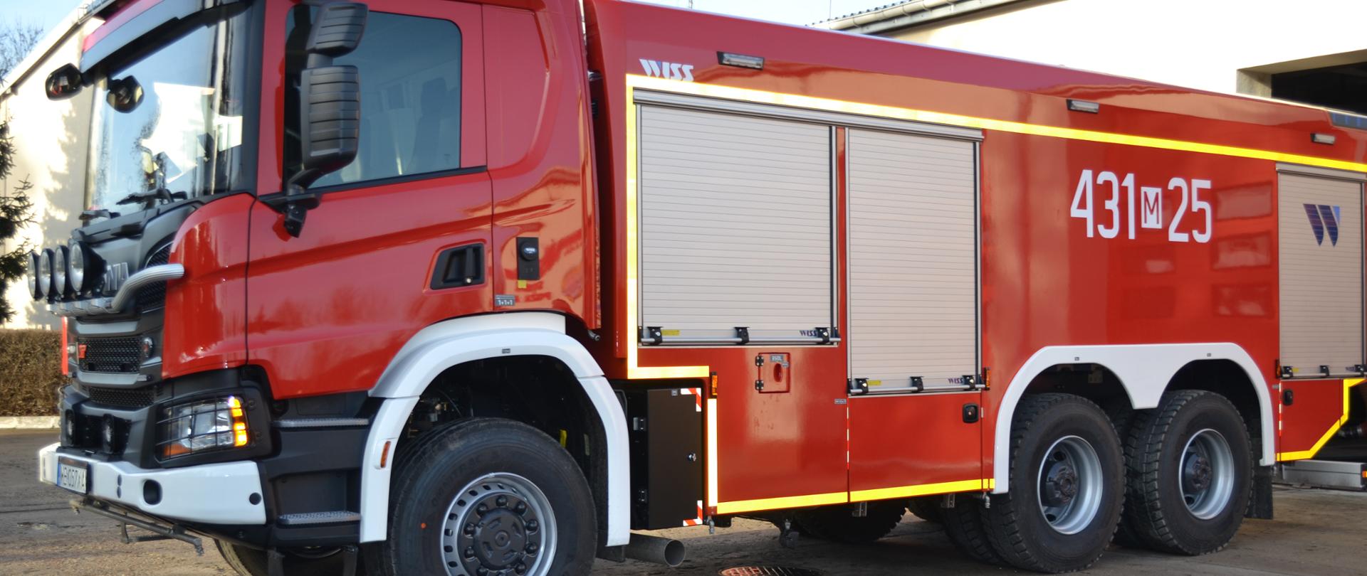 Ciężki samochód ratowniczo-gaśniczy na podwoziu SCANIA z Komendy Powiatowej PSP w Gostyninie.