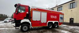 Na zdjęciu widnieje samochód strażacki. 