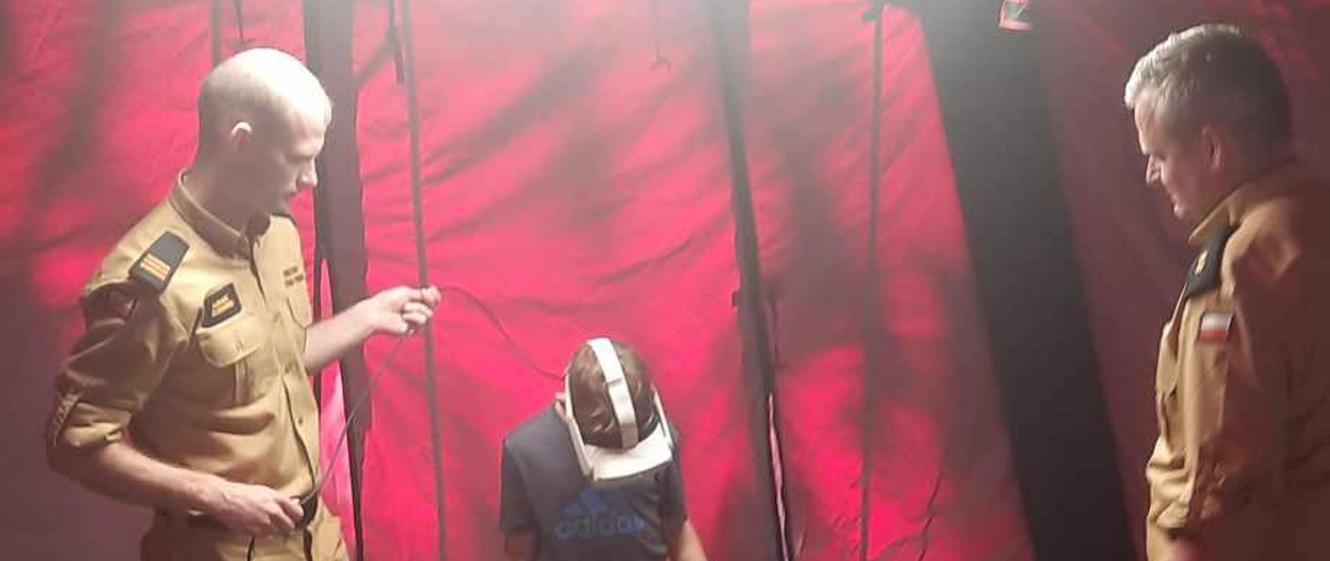 Wizyta strażaków na Dniu Dziecka w Szydłowie