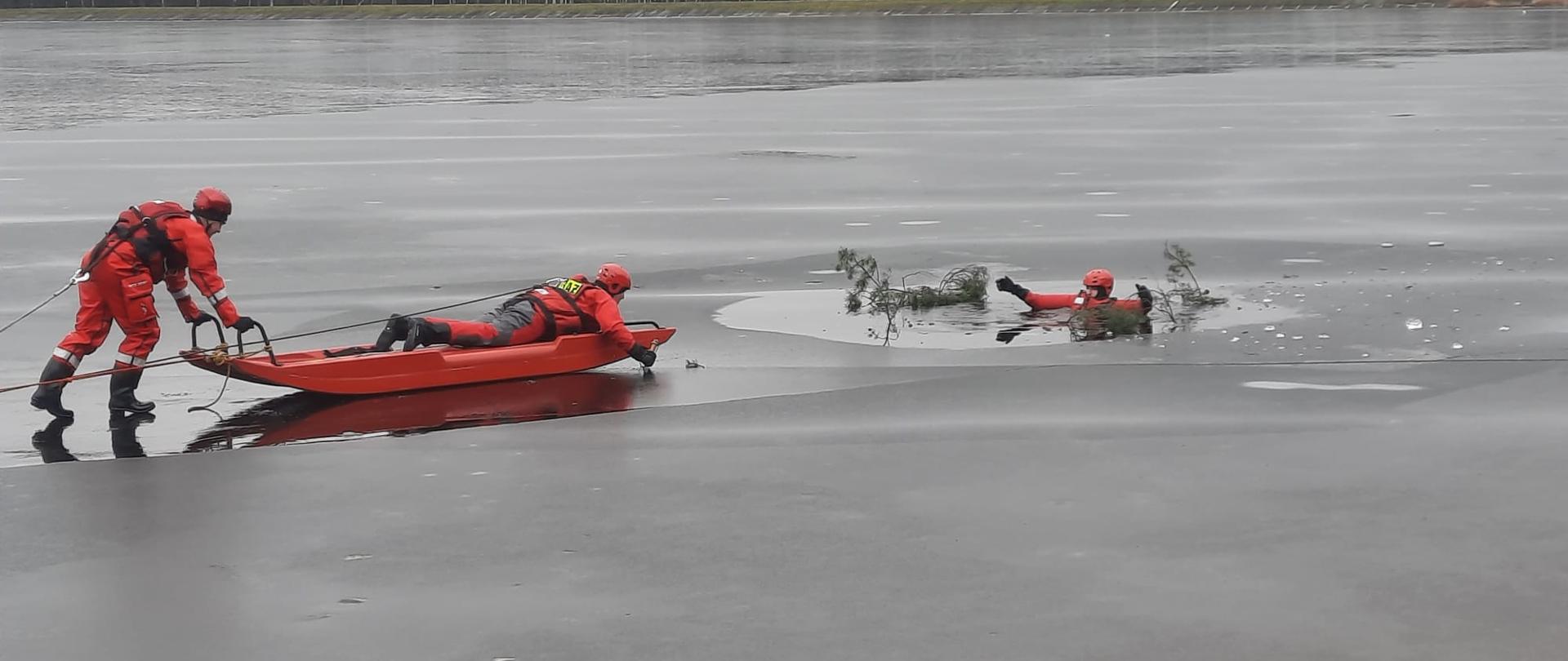 Doskonalenie zawodowe z ratownictwa lodowego 