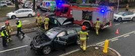 JRG 9 podczas działań ratowniczych przy kolizji dwóch samochodów osobowych.