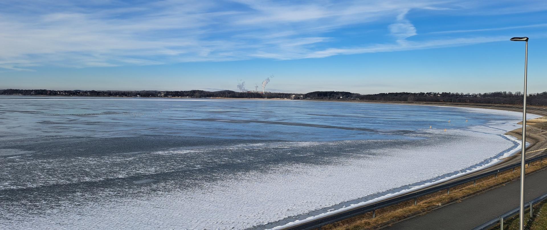 Zjawiska lodowe na zbiorniku Nysa.