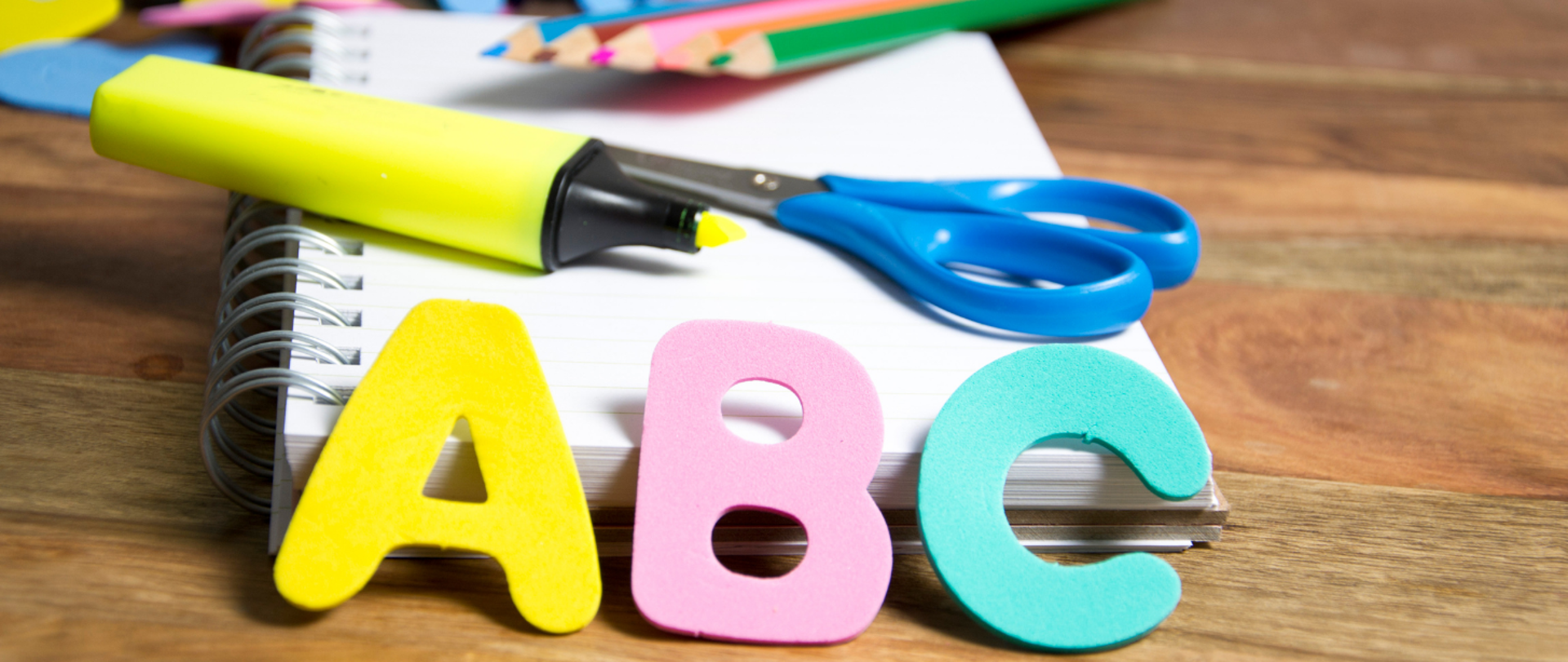 Zdjęcie przedmiotów szkolnych