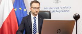 wiceminister Waldemar Buda uczestniczy w spotkaniu online