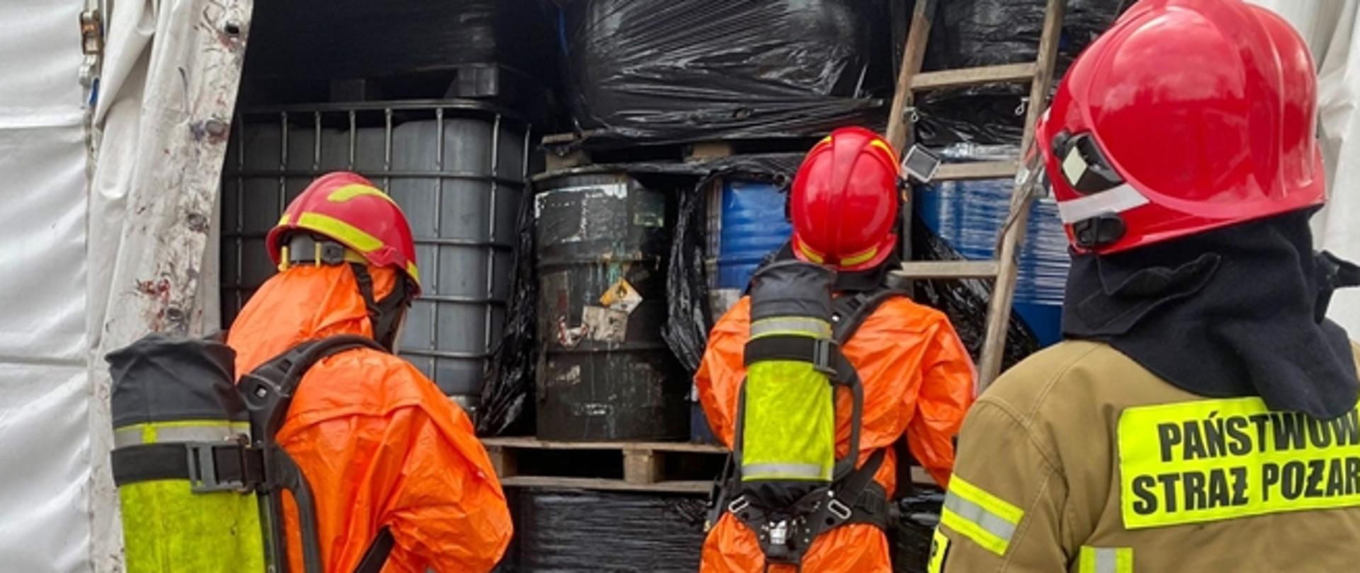 5 lutego 2022 roku w miejscowości Ryczołek (pow. miński) Policja ujawniła nielegalne składowisko około 6 500 pojemników dppl z nieznanymi substancjami.