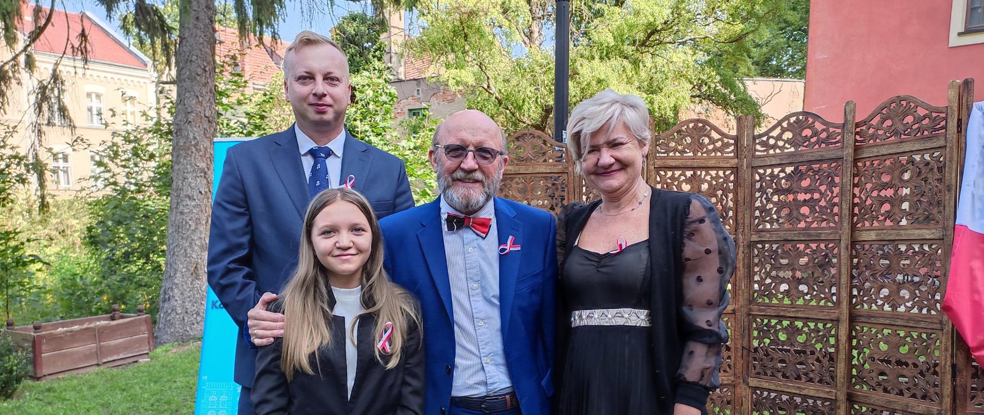 Dyrektor PSM we Wschowie p. Szymon Franek, aktor Artur Barciś, p. Anna Muszkieta, Wiktoria Motor.