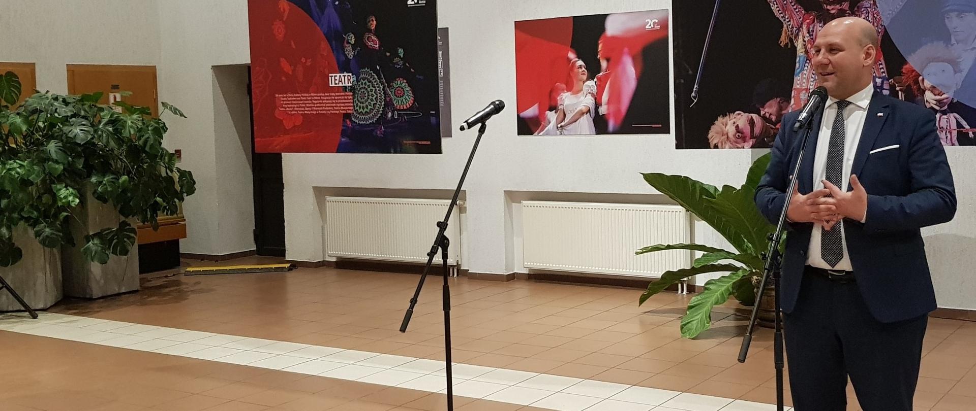 Wiceminister Szymon Szynkowski vel Sęk w Domu Kultury Polskiej w Wilnie