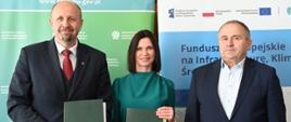 Na zdjęciu od lewej: Robert Gajda – zastępca prezesa zarządu NFOŚiGW, Anna Świercz – prezes zarządu ZUK w Miękini Sp. z o.o., Jan Marian Grzegorczyn - burmistrz Miękini