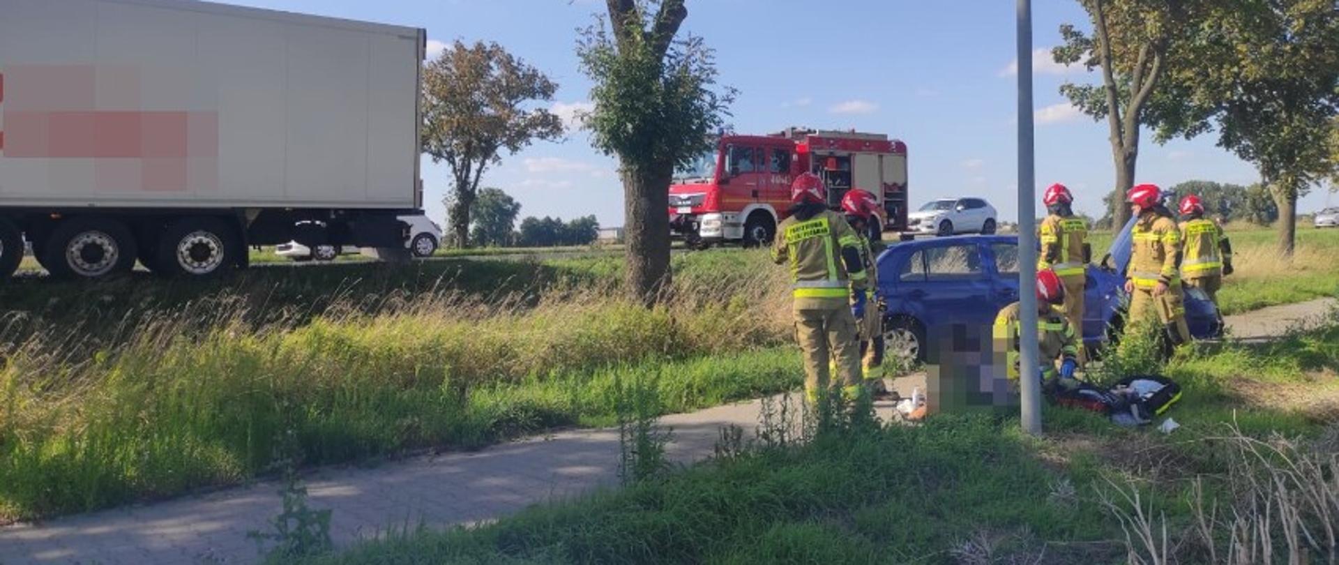 Zderzenie ciężarówki i samochodu osobowego na trasie Grodzisk - Ruchocice