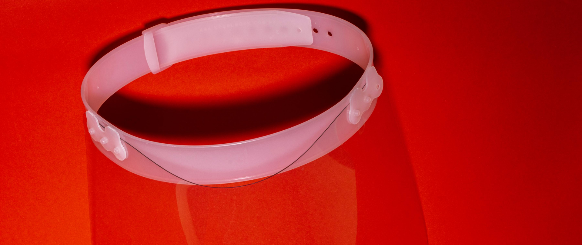 Przyłbica plastikowa z paskiem