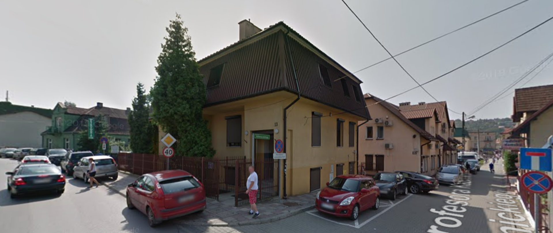 Na zdjęciu widać nowy budynek PSSE Wieliczka zlokalizowany w Wieliczce przy ulicy Sienkiewicza 13