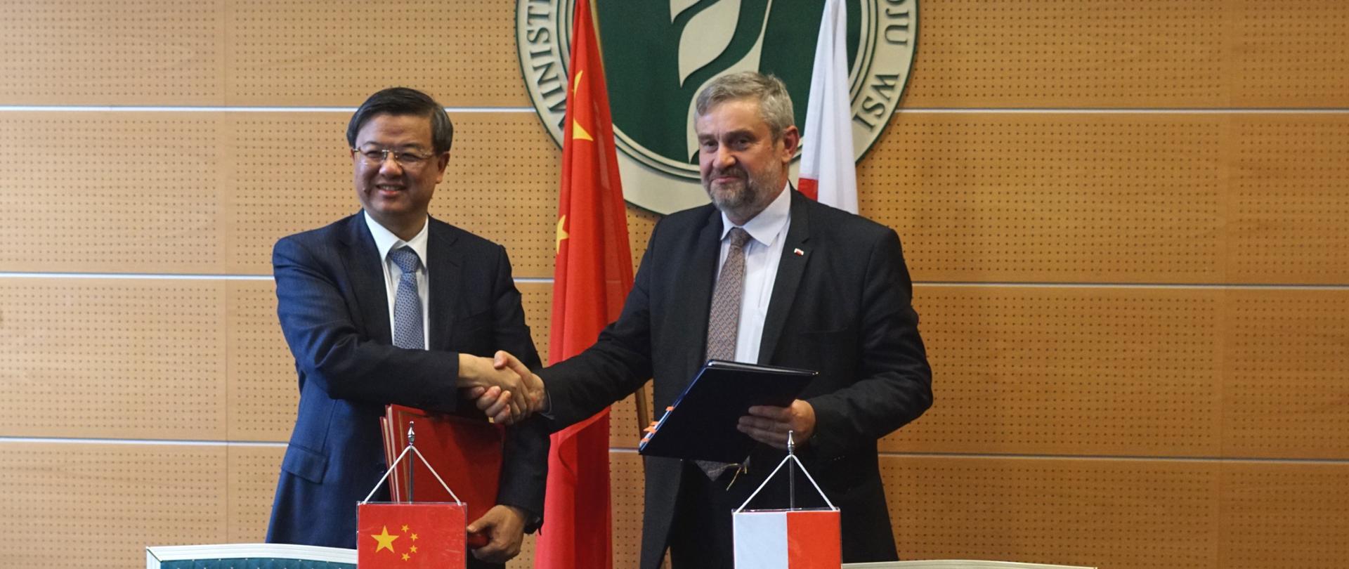 Po podpisaniu protokołów